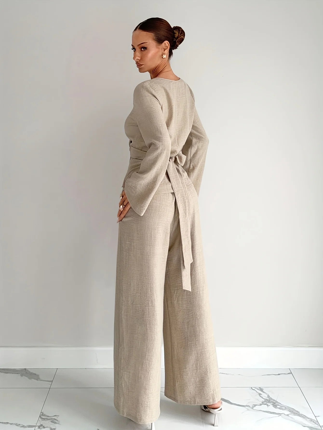 New Autumn Waist-Cinching Shirt Set Elegant Two-Piece Casual Comfortable Ensemble Fashionable Trendy Look